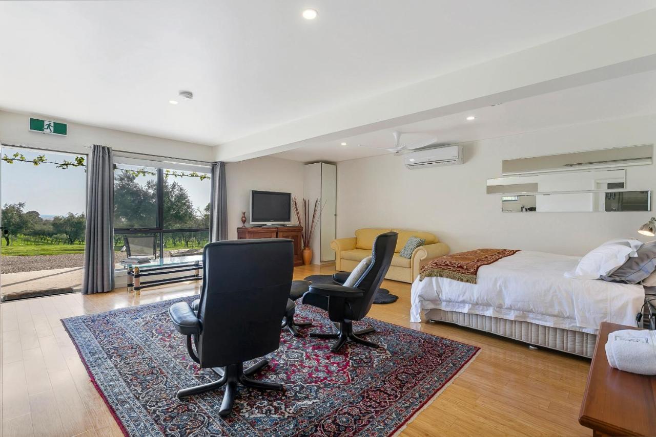 Bed and Breakfast The Farm Willunga Екстер'єр фото